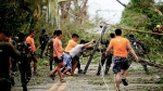 Philippines nâng mức cảnh báo bão trước giờ bão Yutu đổ bộ