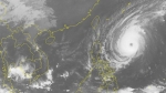 Siêu bão hoạt động gần biển Đông có sức gió gần 200km/h