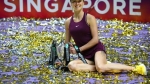 Ngược dòng ngoạn mục, Svitolina đăng quang WTA Finals 2018
