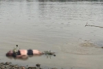Cần thủ vứt cần câu bỏ chạy khi thấy thi thể nam giới nổi trên sông Sài Gòn