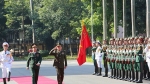 Tổng tư lệnh quân đội Campuchia thăm Việt Nam