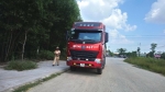 Thừa Thiên Huế: Xe máy va chạm xe tải 'Hùng Đạt', 2 người nguy kịch