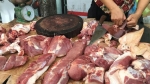 Phát hiện nhiều mẫu thịt lợn, thịt gà nhiễm khuẩn
