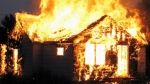 Bố nướng mực cháy nhà, con 2 tuổi tử vong