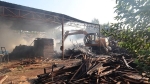 Xưởng gỗ ngừng hoạt động 6 năm bốc cháy dữ dội