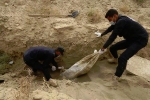 Phát hiện hố chôn tập thể 4.000 dân thường tại thành trì IS cũ ở Syria