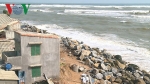 Triều cường, sóng lớn uy hiếp khu dân cư thành phố Tuy Hòa
