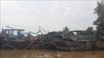 Thuyền bơm hút dùng vòi rồng 'khủng' cào nát lòng sông Đồng Nai