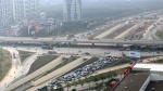 Hà Nội: Thời tiết hanh khô khiến chất lượng không khí các điểm giao thông ở mức kém
