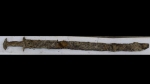 Phát hiện thanh kiếm quý hơn 1.000 năm tuổi dưới hố nước