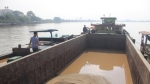 Bắt giữ 4 ghe thuyền khai thác cát trái phép trên sông Đồng Nai