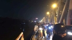 Hình ảnh từ hiện trường vụ tai nạn xe ôtô rơi xuống sông Hồng