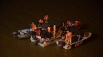 Hé lộ thông tin về chiếc xe ô tô tông đổ lan can cầu Chương Dương lao xuống sông Hồng