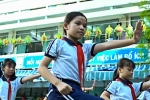 Học sinh ở Sài Gòn múa võ nhạc Vovinam thay bài thể dục