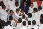 Quốc hội Sri Lanka hỗn loạn, nghị sĩ đối lập lao vào ẩu đả