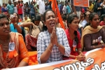 Xung đột pháp luật - tín ngưỡng: Phụ nữ Ấn Độ có được vào đền thiêng?