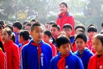 Nữ sinh lớp 6 Trung Quốc cao hơn 2 mét