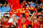 Bùi Tiến Dũng, Quang Hải: 'Tuyển Việt Nam không cần pháo sáng'
