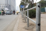 Hà Nội lập rào chắn ngăn dòng người đi xe máy lên vỉa hè