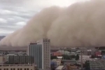 Bão cát cao gần 100 mét nuốt chửng thành phố Trung Quốc