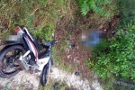 Hoảng hồn phát hiện nam thanh niên tử vong bên đường, cạnh xe máy