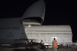 Siêu vận tải cơ Mỹ 'nuốt chửng' vệ tinh quân sự