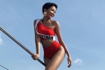 H'Hen Niê mặc bikini tạo dáng ở Miss Universe
