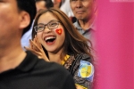 Bạn gái Quang Hải ăn mừng cực 'sung' khi người yêu ghi bàn vào lưới Philippines
