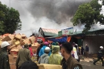 Nóng: Đang cháy lớn ở kho chứa hàng chợ Vinh