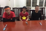 Ba cổ động viên đốt pháo sáng trước sân Mỹ Đình bị xử phạt