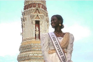Sau ánh hào quang Miss Universe 2018 là câu chuyện đầy nghị lực của một 'thí sinh hụt' đến từ Châu Phi