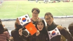 Nữ MC Việt duy nhất được theo sát thầy Park và đội tuyển Việt Nam thi đấu AFF Cup 2018 lên báo Hàn