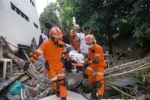 Bệnh viện quá tải sau đợt sóng thần xảy ra ở Indonesia