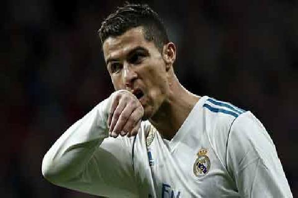 Ronaldo đến Real vì lương cao và bị tống khứ cũng vì lý do tương tự