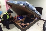 Bị tóm vì sử dụng ma túy ở Đài Loan, thanh niên Việt đưa cảnh sát về nhà bắt thêm 3 bạn đang trốn dưới gầm giường