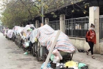 Sự cố 3 ngày không đổ rác: Hà Nội yêu cầu di dân khỏi vùng ảnh hưởng