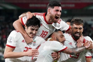 Thắng nhẹ nhàng Oman, Iran gặp Trung Quốc ở tứ kết Asian Cup