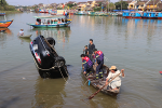Vớt được thi thể người chồng và con trai 6 tuổi trong vụ ô tô chở cả gia đình người Hà Nội lao xuống sông ở Hội An