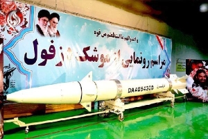 Cận cảnh tên lửa bắn xa 1.000km Iran vừa sản xuất dưới lòng đất