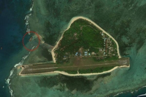 'Chiến lược bắp cải': 95 tàu TQ tới Trường Sa cản Philippines xây đảo