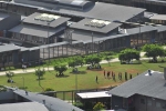 Australia tái mở cửa trại giam người di cư