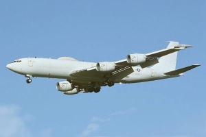 Máy bay E-6B Mercury Mỹ gãy đuôi khi bảo dưỡng