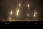 Quân Syria bí ẩn bắn nhiều pháo sáng trên bầu trời tỉnh Hama