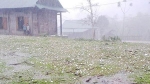 Mưa đá rơi thủng mái nhà tại Hà Giang và nhiều tỉnh miền núi phía Bắc