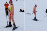 Bà bầu bị chỉ trích vì mặc bikini trượt tuyết