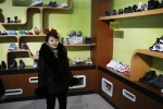 Bên trong nhà máy sản xuất giày của Triều Tiên
