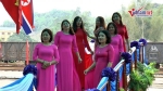 Lạng Sơn: Hiếm có ở ga Đồng Đăng, chị em xúng xính áo dài tạo dáng