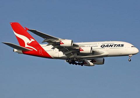 A380 có tầm bay 15.200 km, đồng nghĩa có thể phục vụ hai đường bay thẳng dài nhất thế giới: Auckland (New Zealand) - Dubai (UAE) của hãng hàng không Emirates và Fort Worth (Texas) - Sydney (Australia) của hãng Qantas Dallas. Ảnh: Wikipedia.