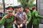 Mẹ cô gái gào khóc oán trách nam ca sỹ Châu Việt Cường tại phiên tòa