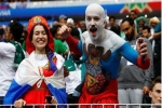 Hàng nghìn 'di dân World Cup' sống trong nỗi sợ bị Nga trục xuất
